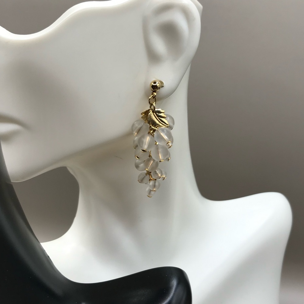 Vintage Avon Gold-Tone & Frosted White Grapes Drop Earrings - Picture 2 of 7